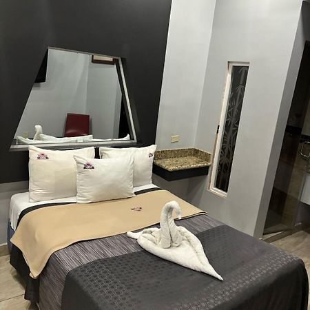 Hotel Diaz Tijuana Exteriör bild